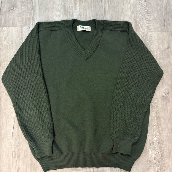 Barbour 100% virgin wool made in Scotland Green V Neck sweater